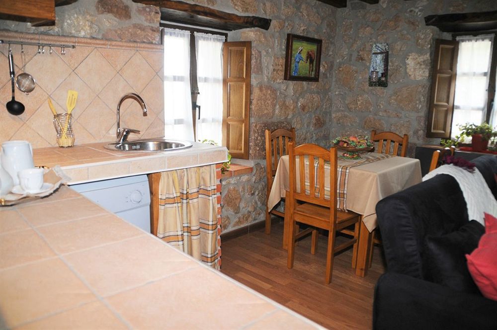 Apartamentos Rurales El Tio Pablo Picos De Europa Tresviso Екстер'єр фото